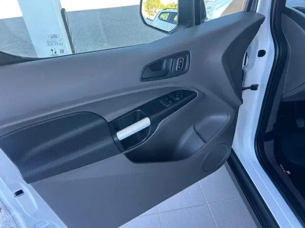 Ford Transit Connect 33