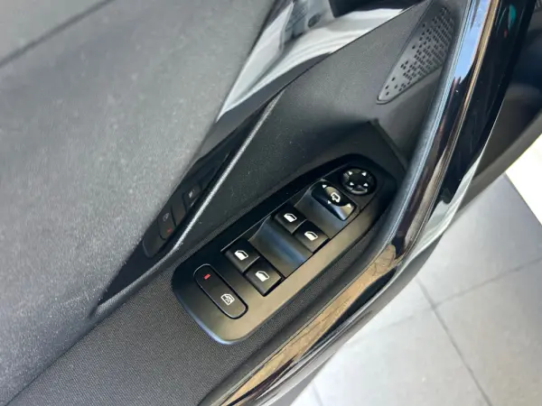 Peugeot 208 1.2 PureTech Allure 30