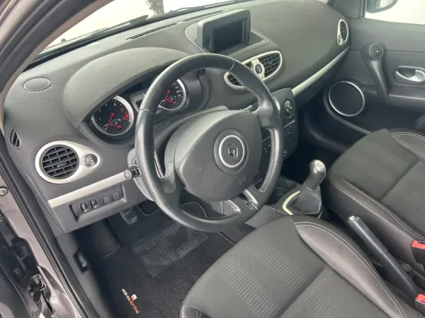Renault Clio 1.5 dCi Dynamique S 11