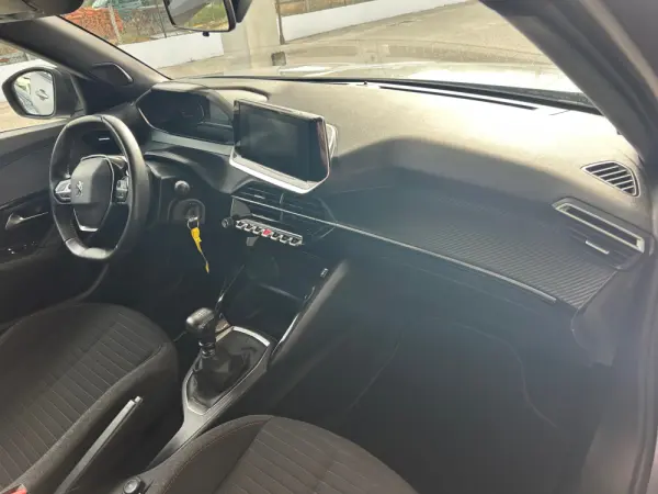 Peugeot 2008 1.2 PureTech Active Pack 16