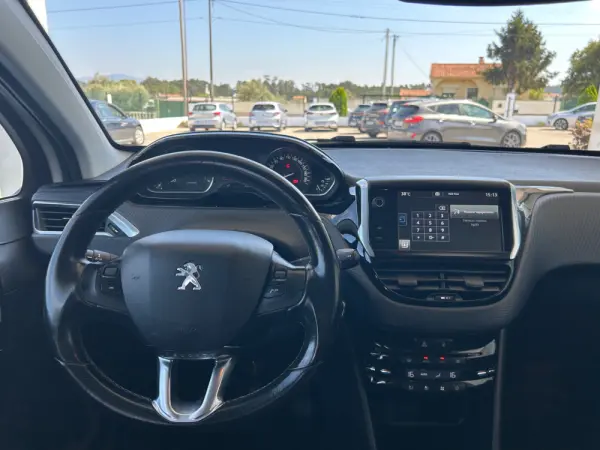 Peugeot 208 1.2 PureTech Allure 14