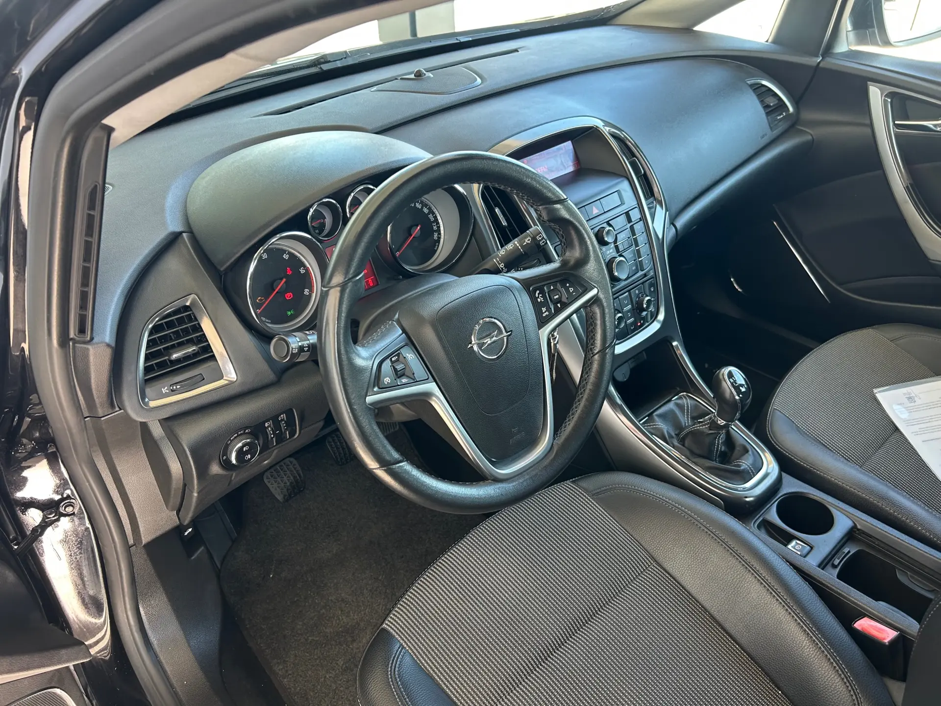 Opel Astra 1.7 CDTi Cosmo 13