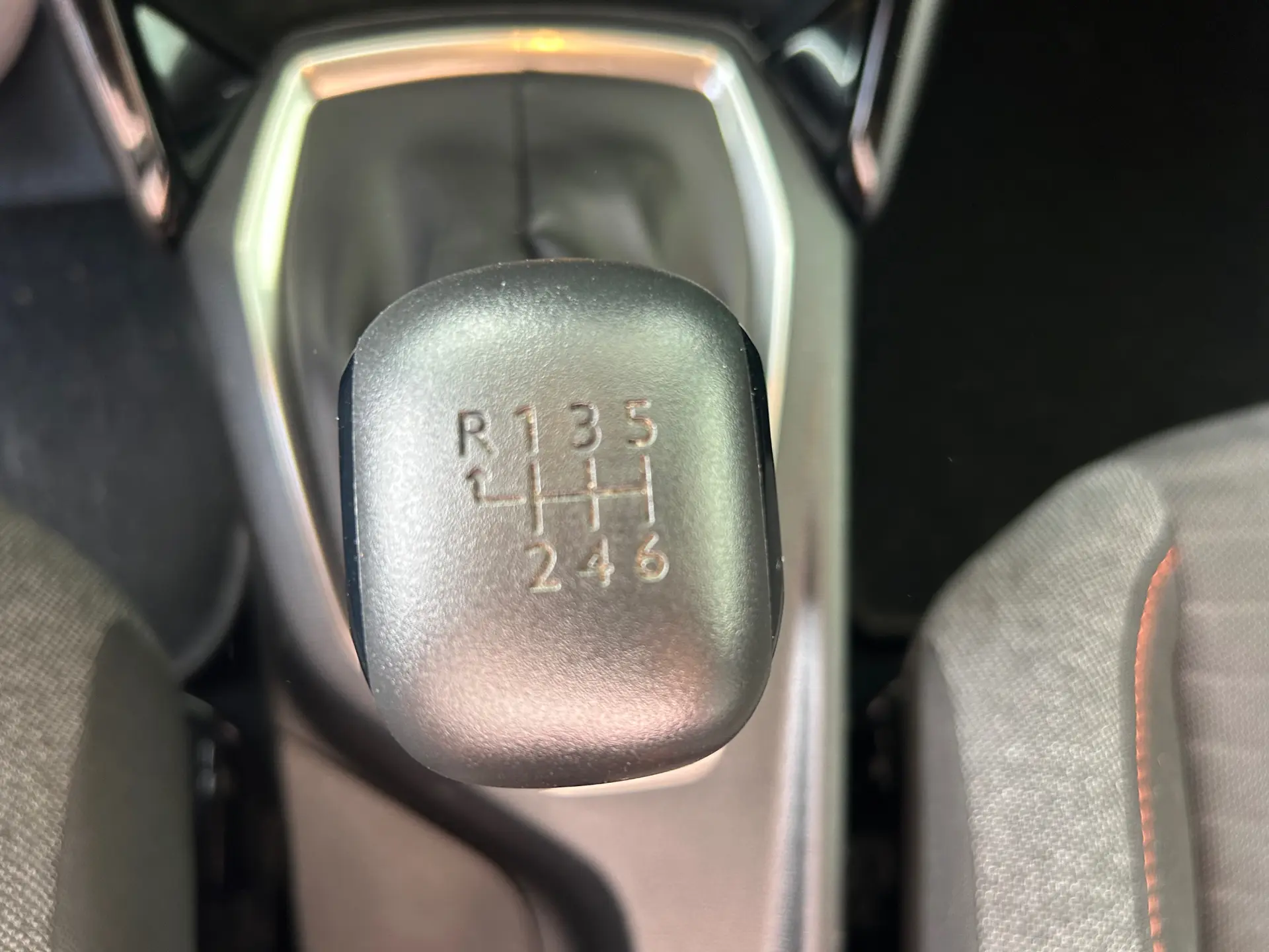 Peugeot 2008 1.2 PureTech Active Pack 27