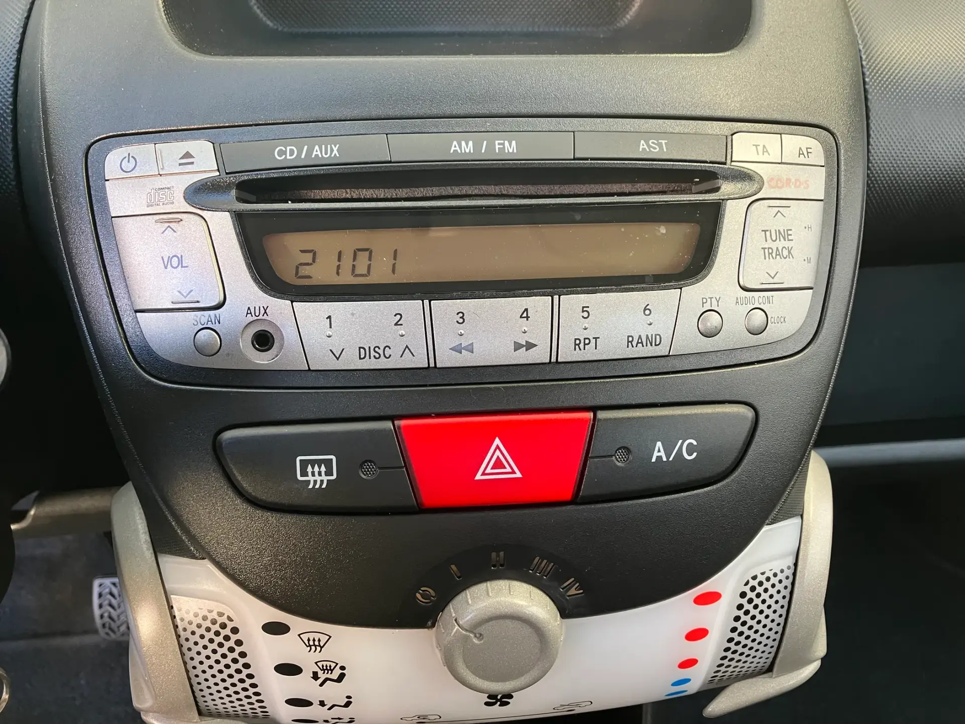 Citroen C1 1.0 Attraction 12