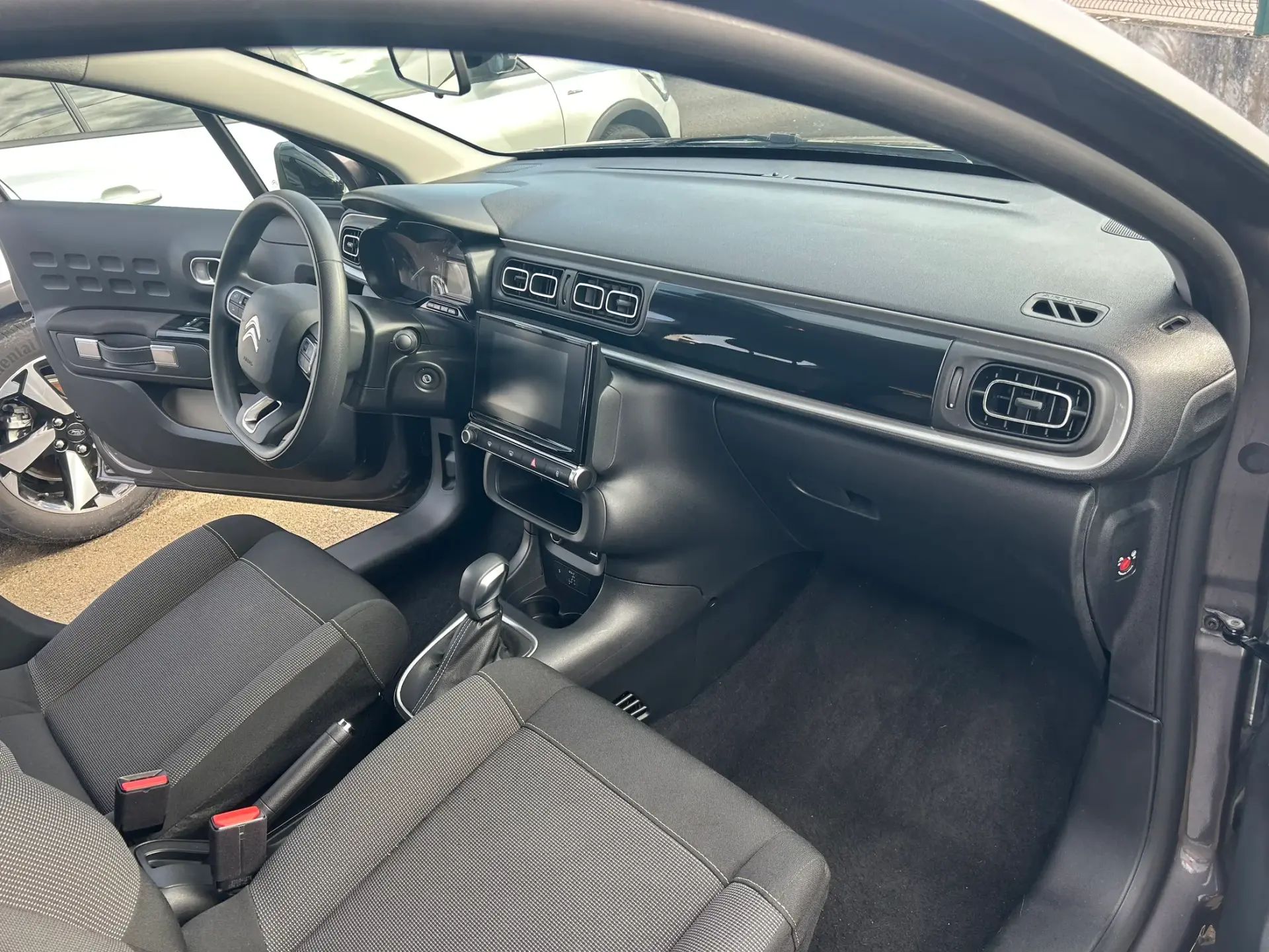 Citroen C3 1.2 PureTech Max EAT6 23