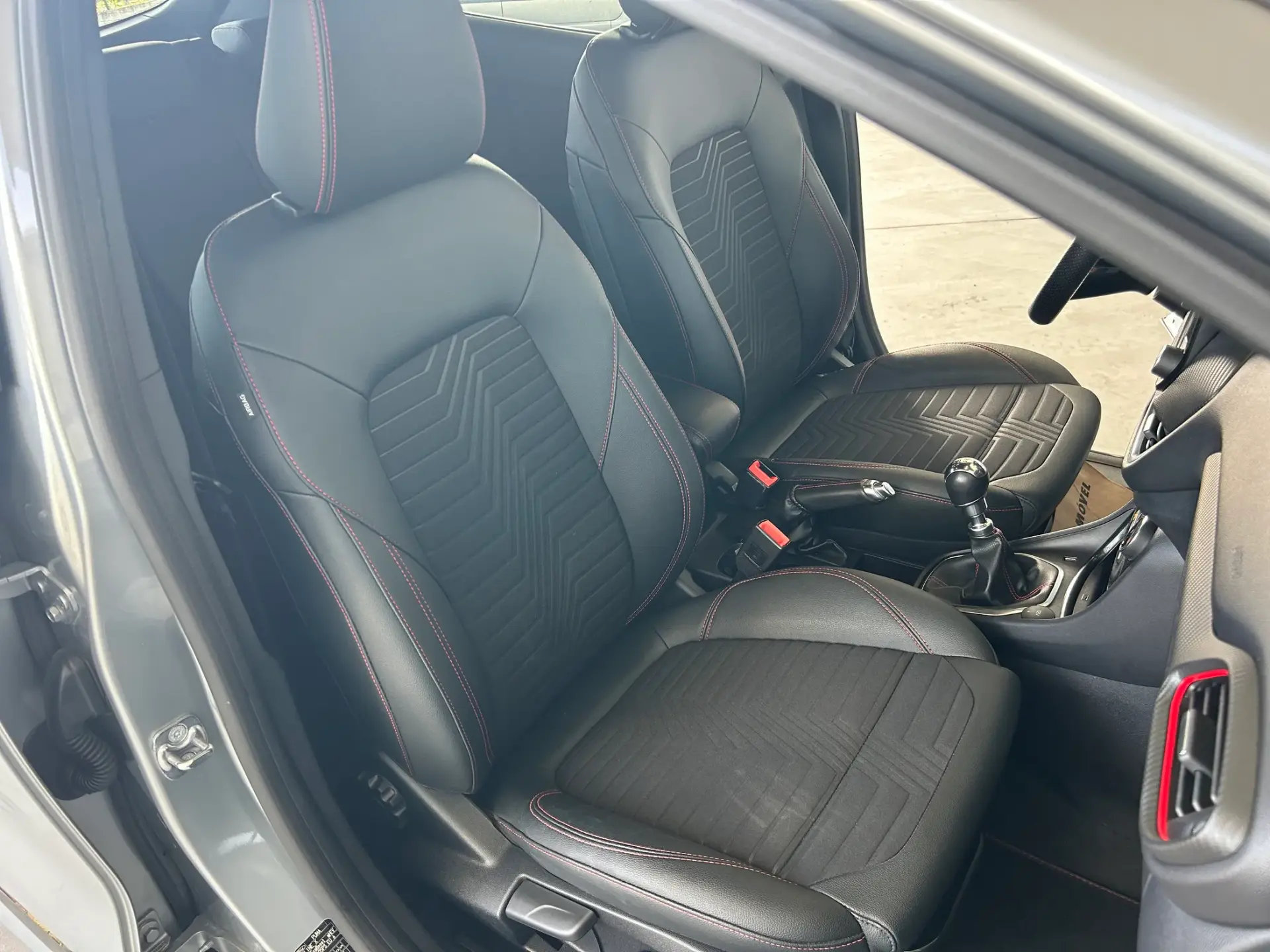 Ford Puma ECOBOOST MHEV 125 CV ST LINE X 12