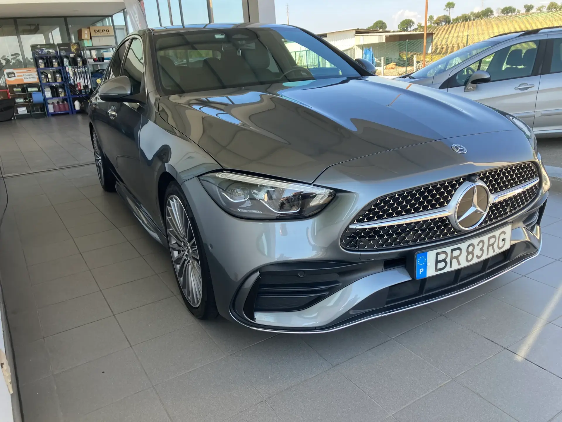 Mercedes-Benz C 180 BERLINA HB+AUTO AMG+360+PELE+J19 2