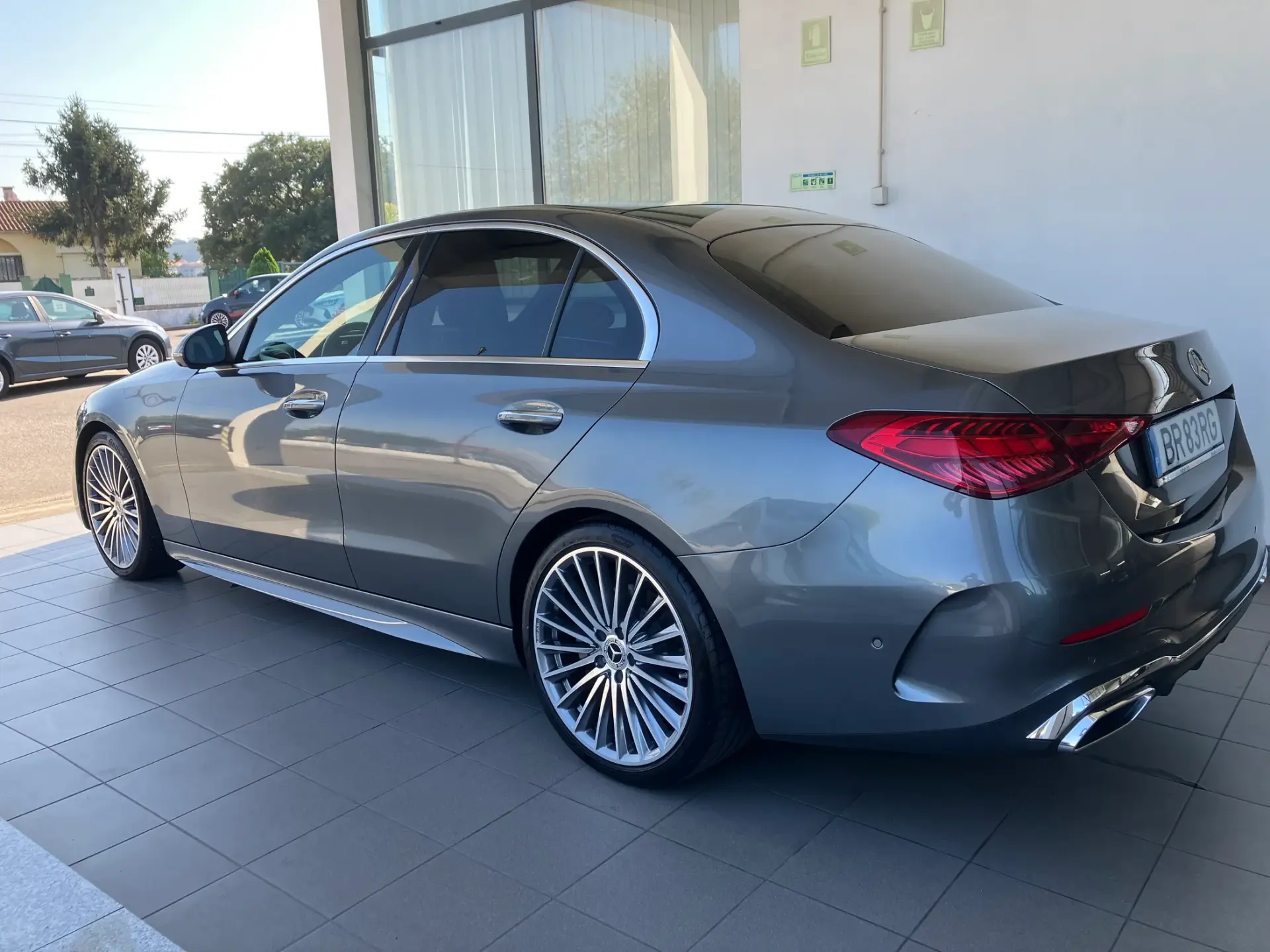 Mercedes-Benz C 180 BERLINA HB+AUTO AMG+360+PELE+J19 5
