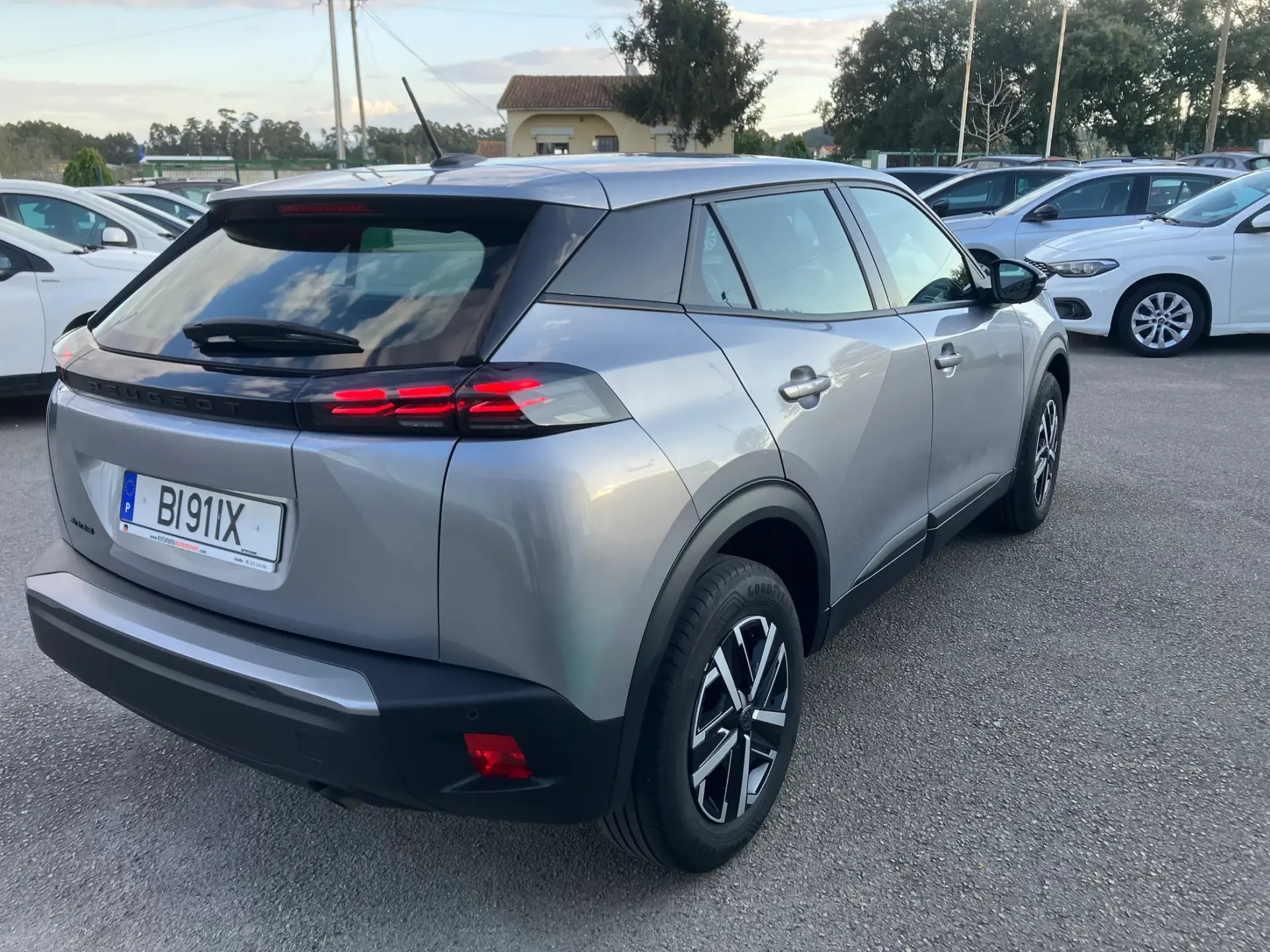 Peugeot 2008 1.2 PureTech Style 10