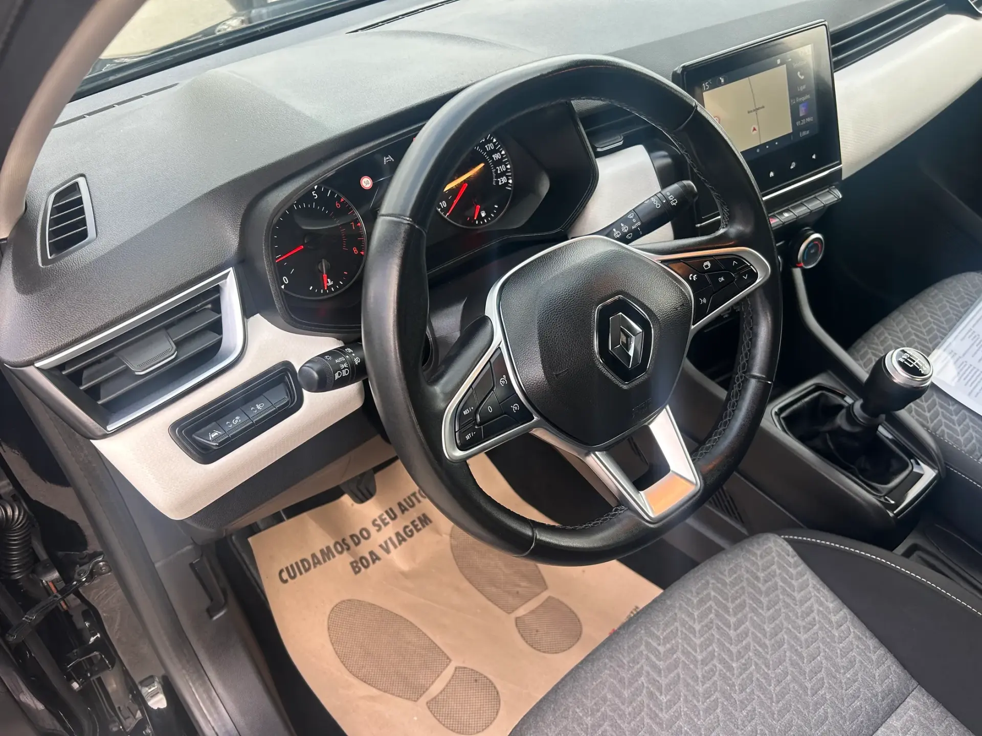 Renault Clio 1.0 TCe Limeted (2023-2025) 22