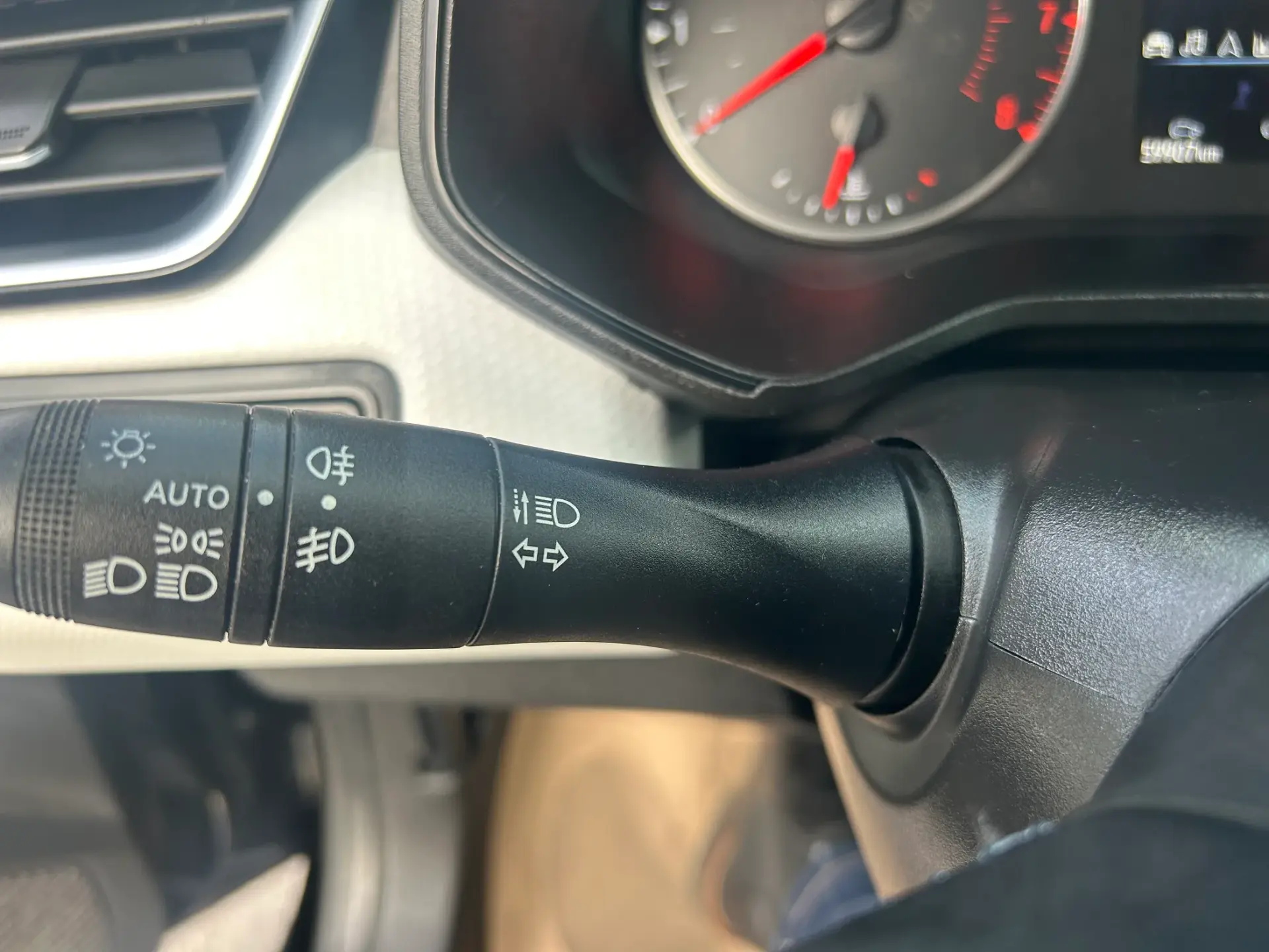 Renault Clio 1.0 TCe Limeted (2023-2025) 23