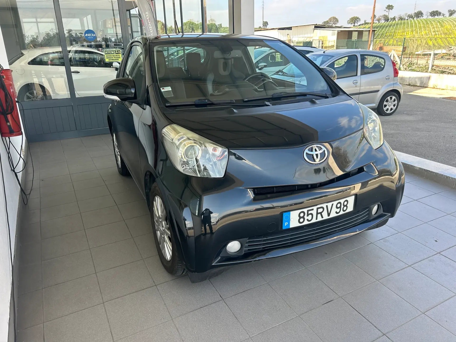 Toyota iQ 1.0 VVT-i 2 EP+NAVI+Bluetooth 1