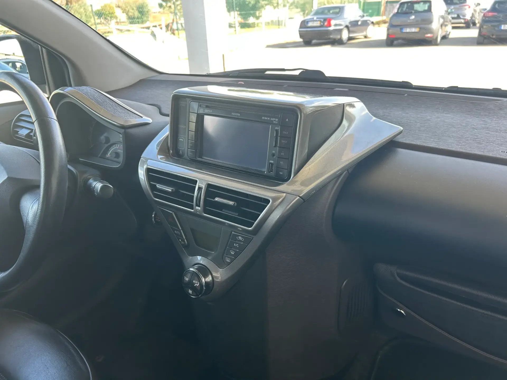 Toyota iQ 1.0 VVT-i 2 EP+NAVI+Bluetooth 13