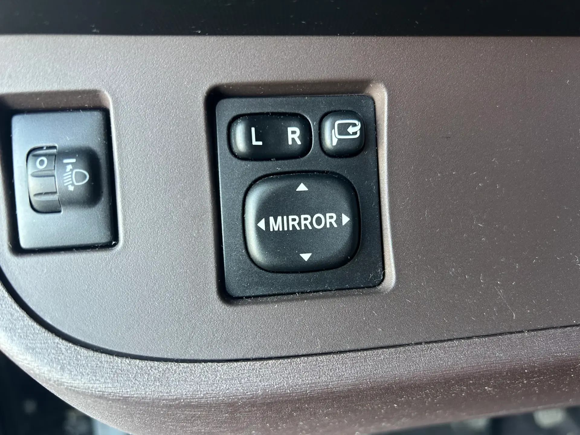 Toyota iQ 1.0 VVT-i 2 EP+NAVI+Bluetooth 18