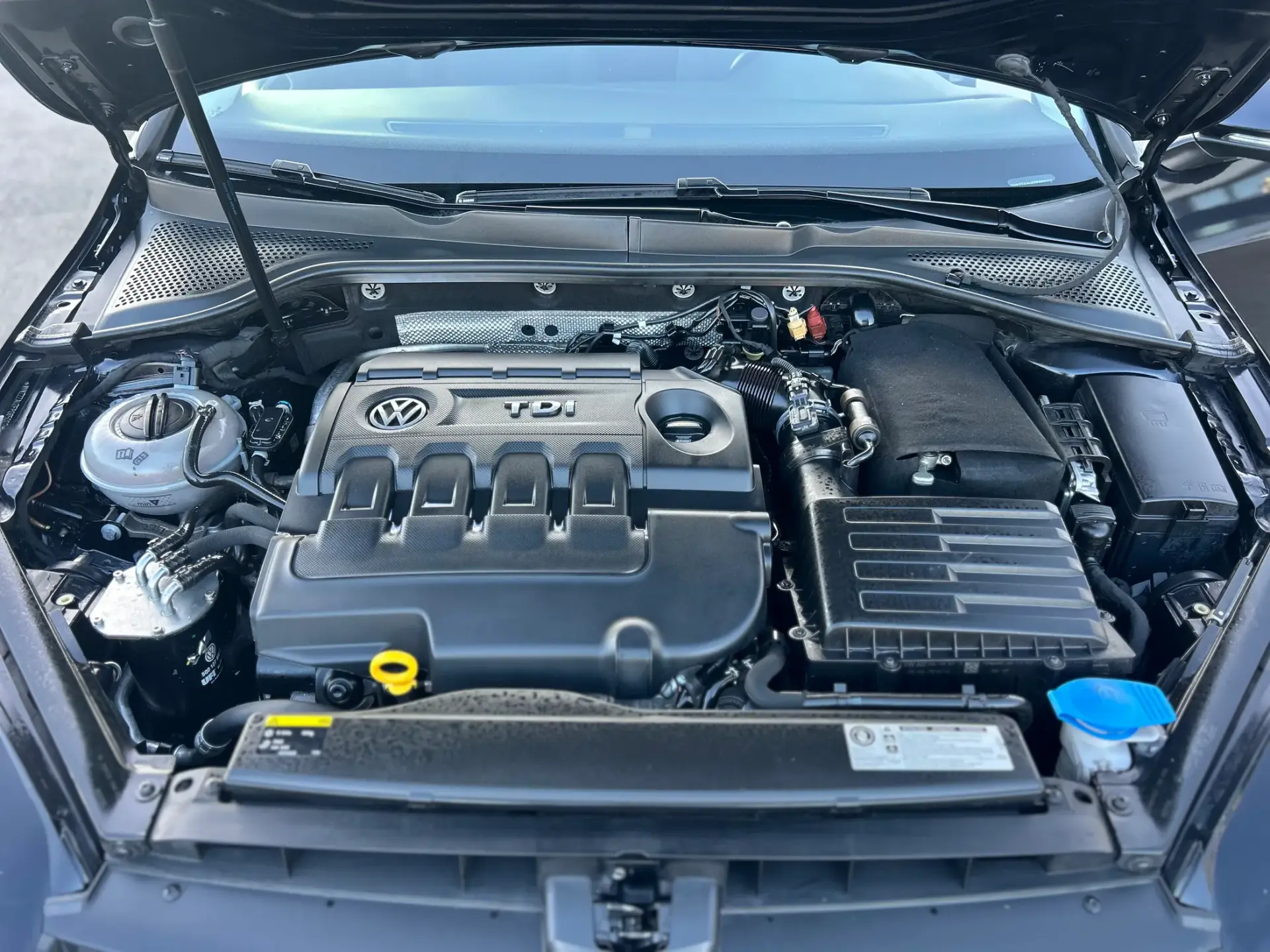 Volkswagen Golf 1.6 TDi Trendline DSG 36