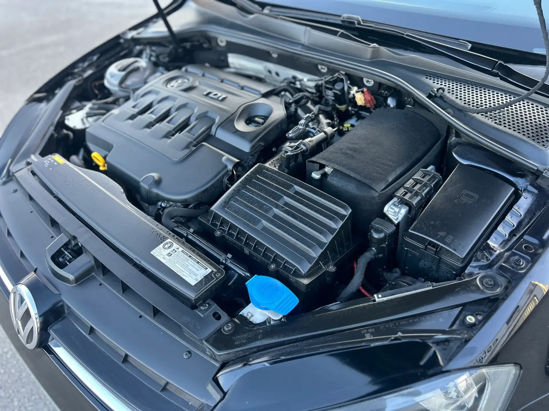 Volkswagen Golf 1.6 TDi Trendline DSG 37