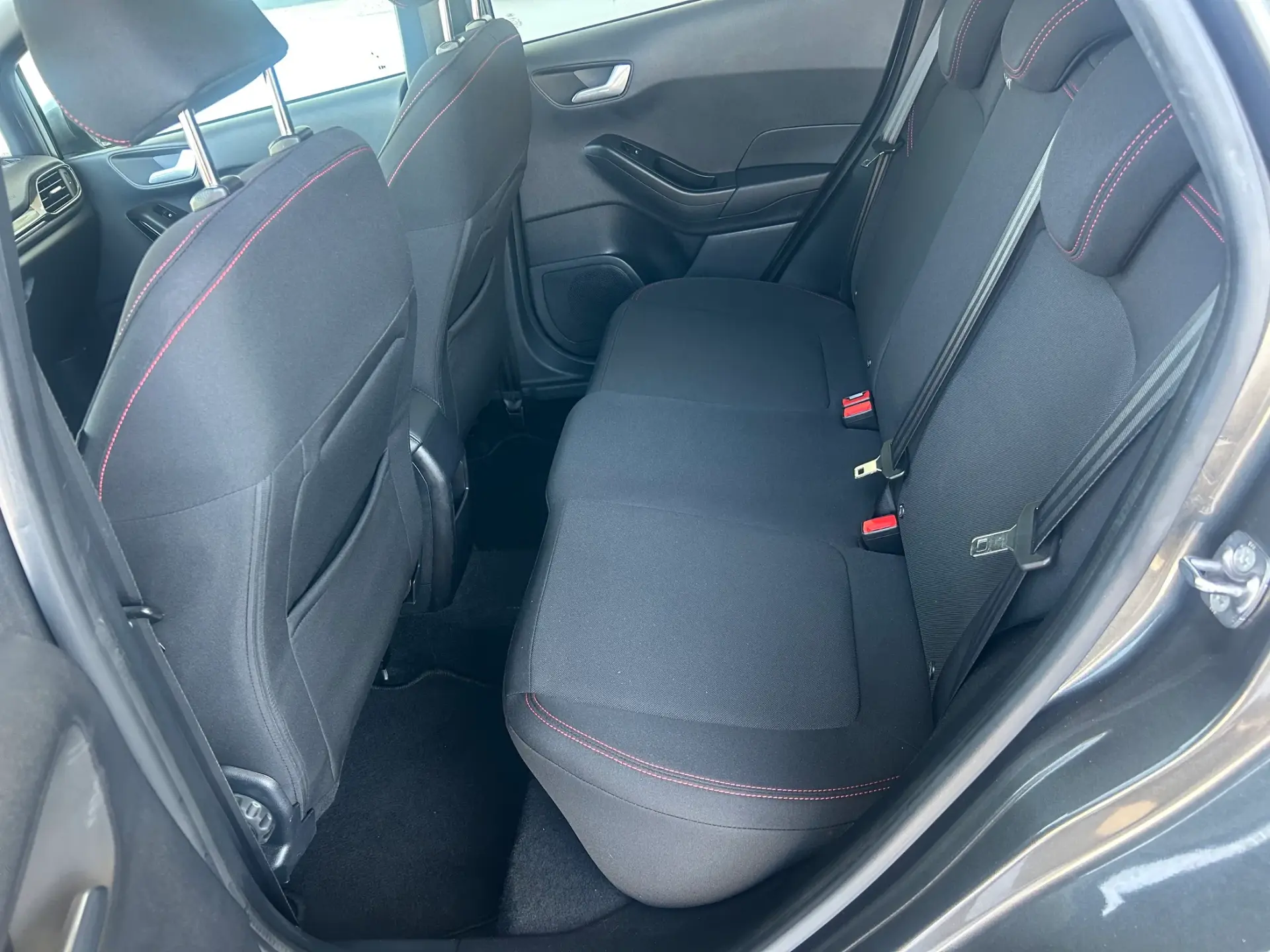 Ford Fiesta 1.0 EcoBoost ST-Line 10