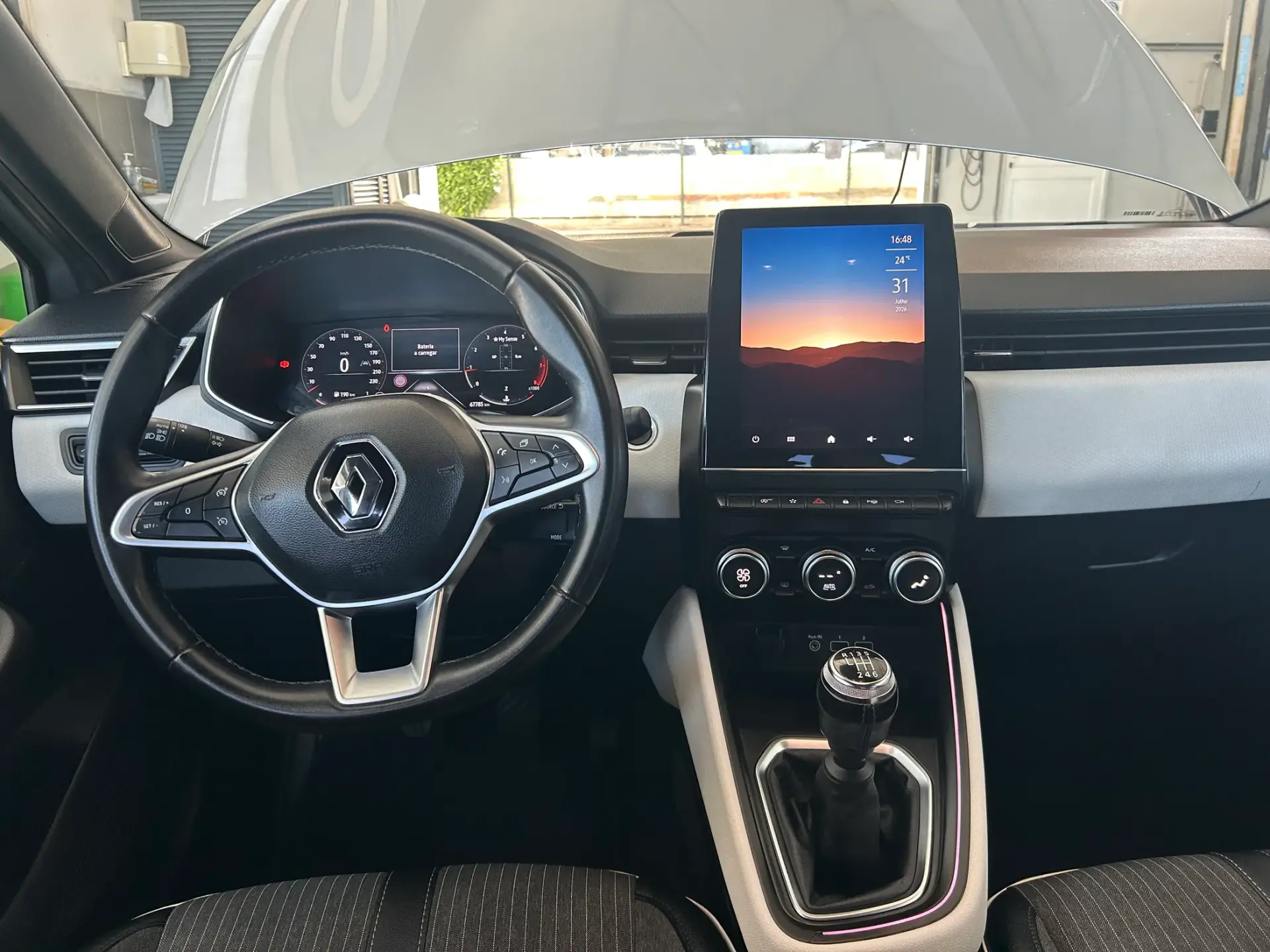 Renault Clio 1.0 TCe Techno 41