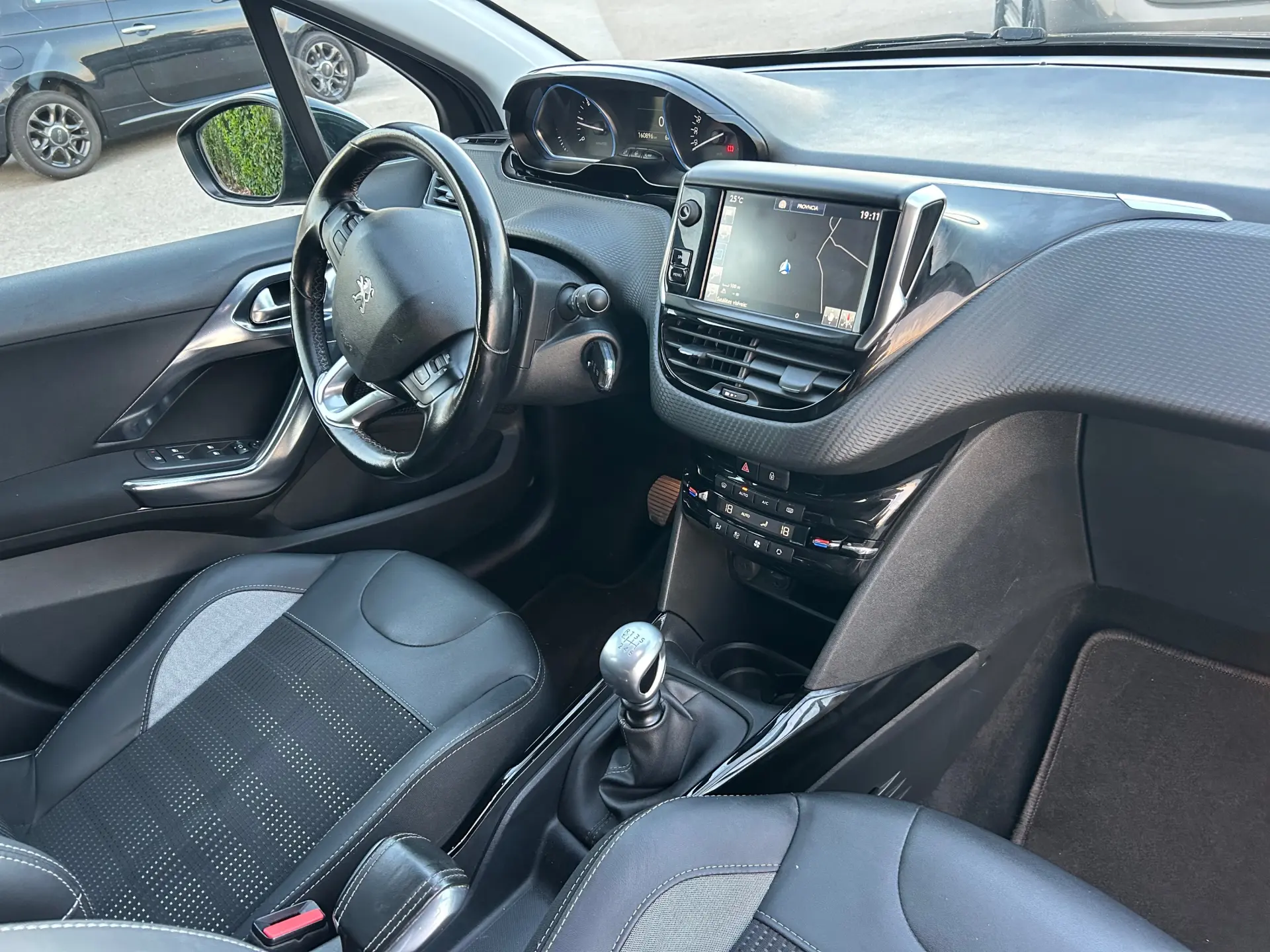 Peugeot 2008 BlueHDi FAP 120 STOP & START Allure 26