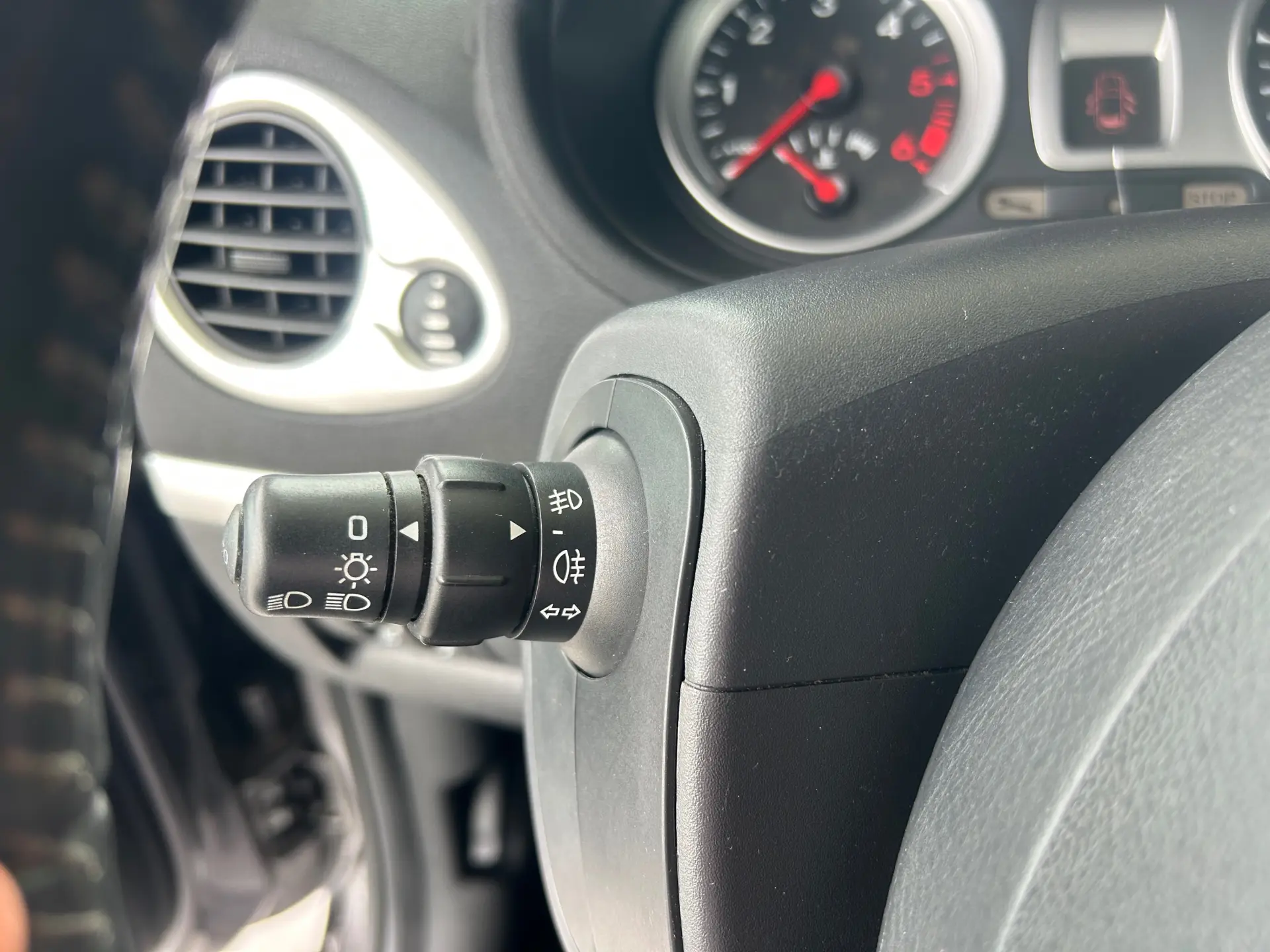 Renault Clio 1.5 dCi Dynamique S 18