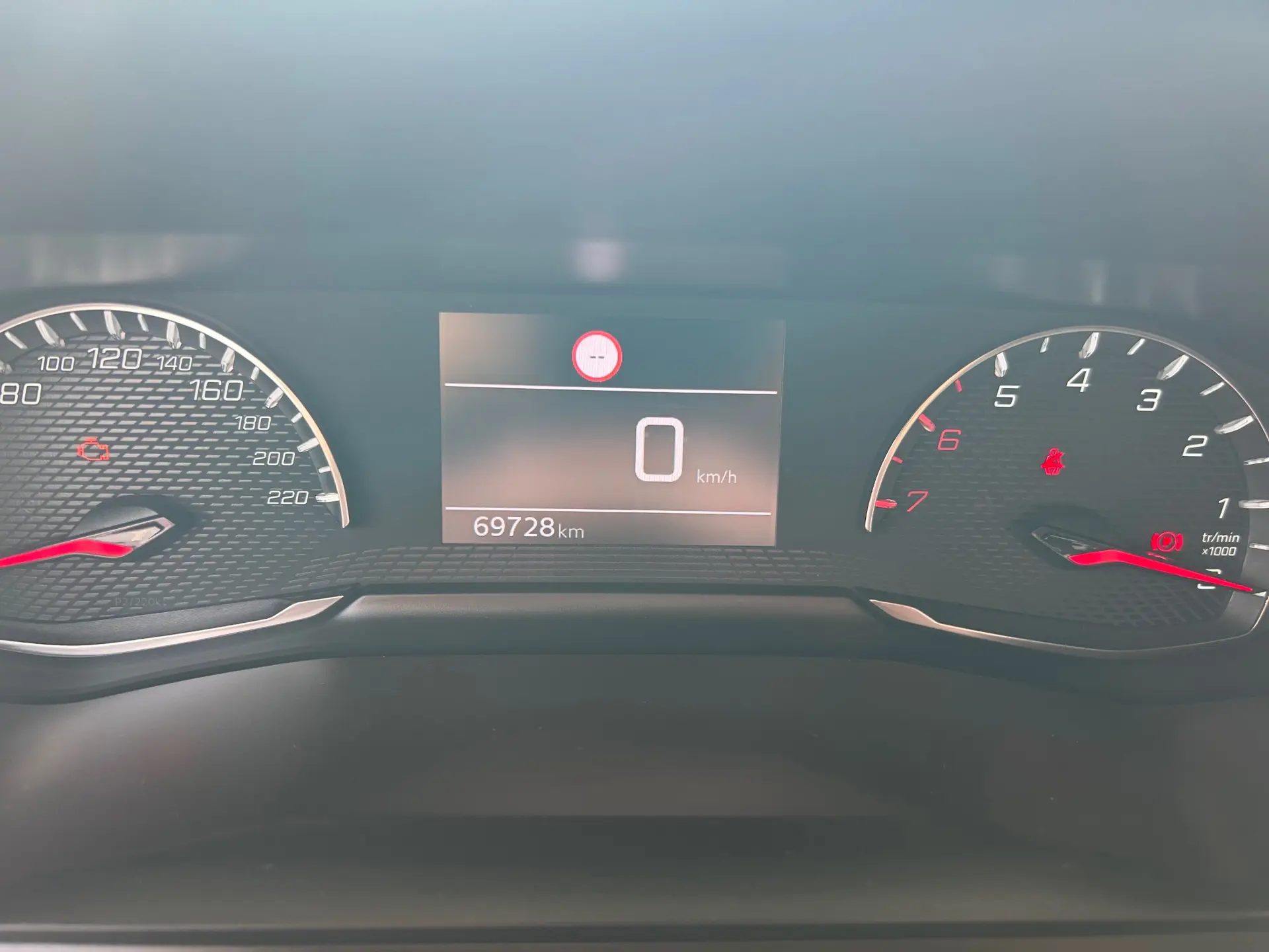 Peugeot 2008 1.2 PureTech Active Pack 14