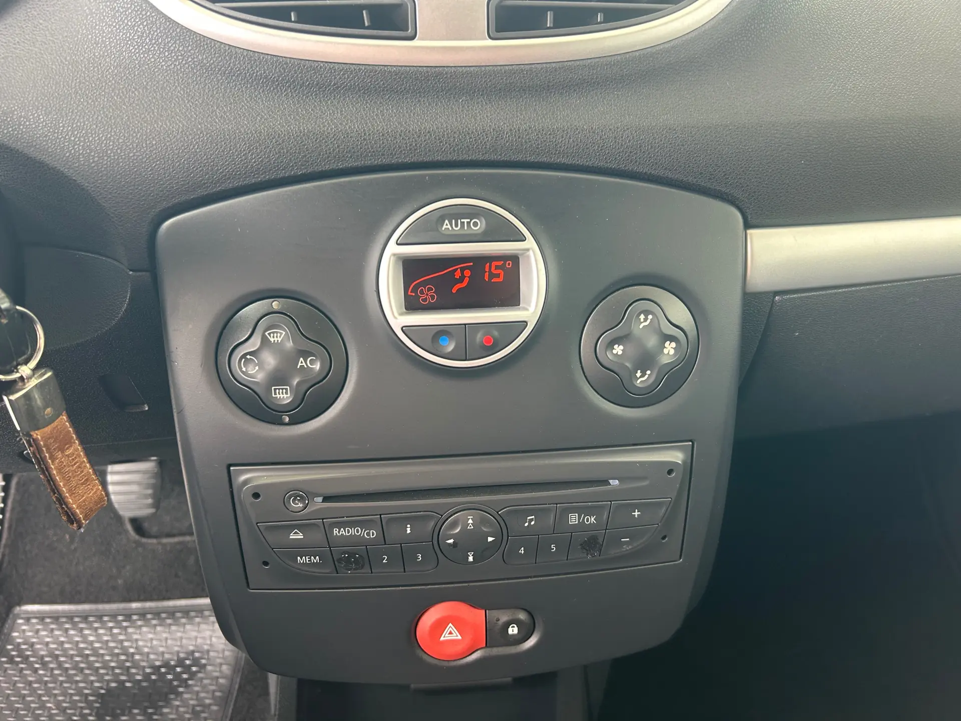 Renault Clio 1.5 dCi Dynamique S 17
