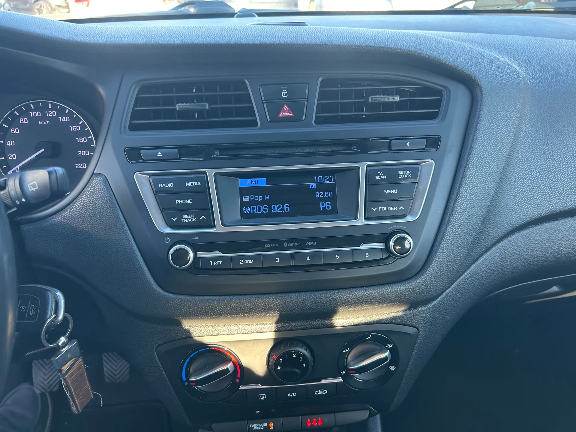 Hyundai i20 1.1 CRDi Comfort+Pack Look+JLL16 17