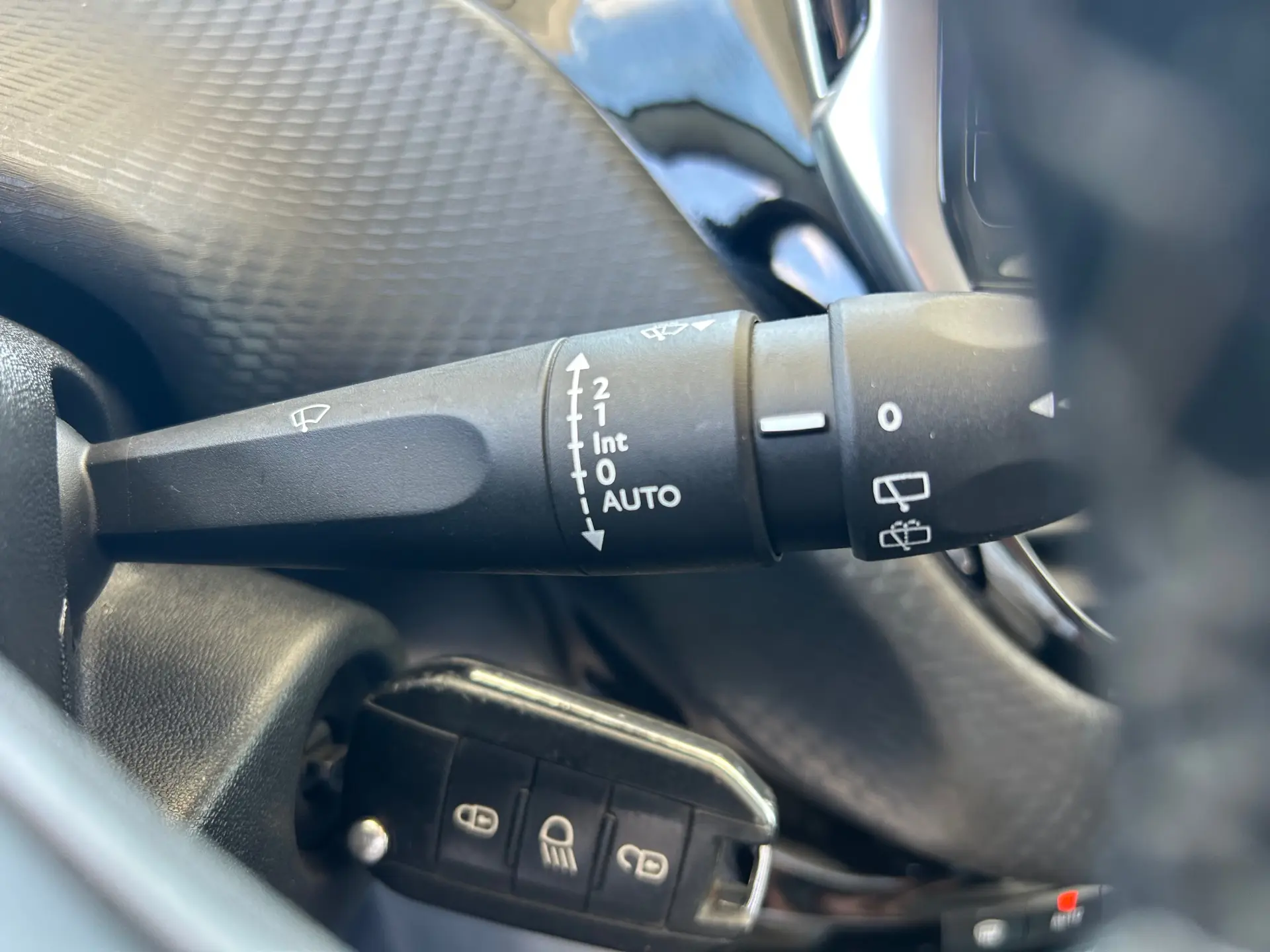 Peugeot 208 1.2 PureTech Allure 28