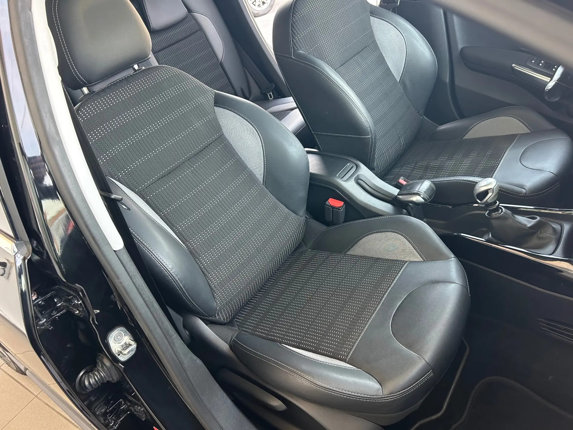 Peugeot 2008 BlueHDi FAP 120 STOP & START Allure 41