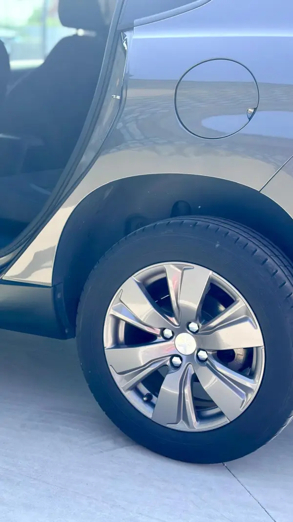 Peugeot 2008 Outro 13