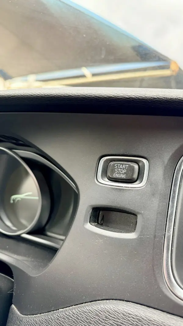 Volvo V40 D2 Momentum 8