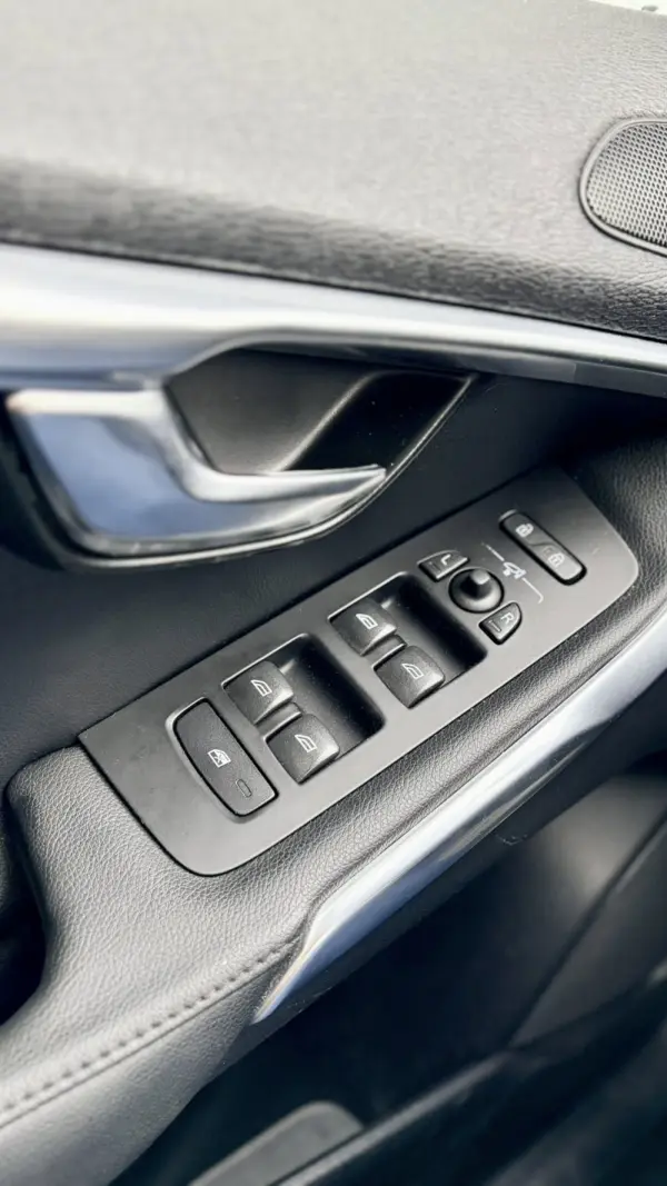 Volvo V40 D2 Momentum 18