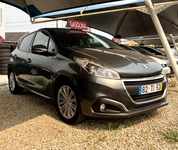 Peugeot 208 1.2 VTi SE Style 5