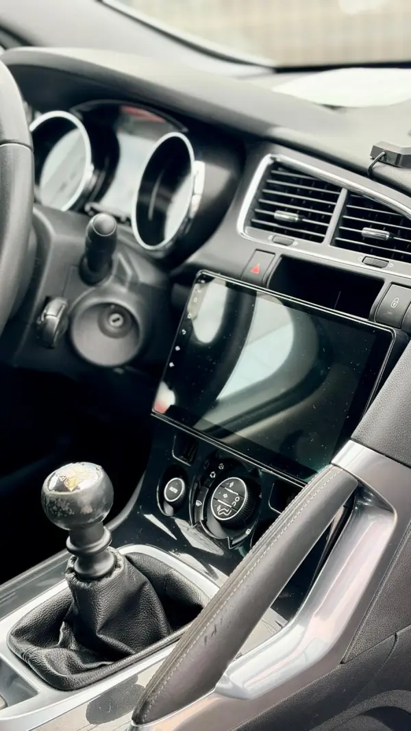 Peugeot 3008 Outro 13