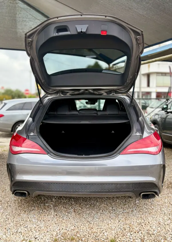 Mercedes-Benz CLA 220 d Shooting Brake AMG Line Aut. 16