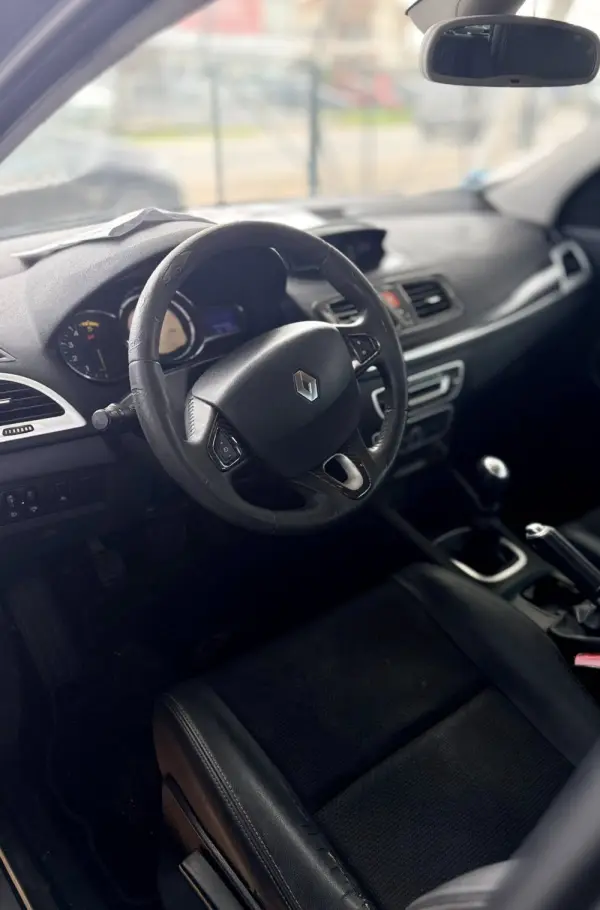 Renault Mégane Outro 2