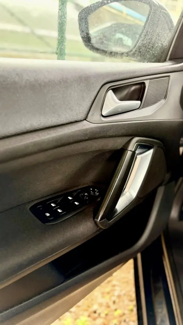 Peugeot 308 1.2 PureTech Style 9