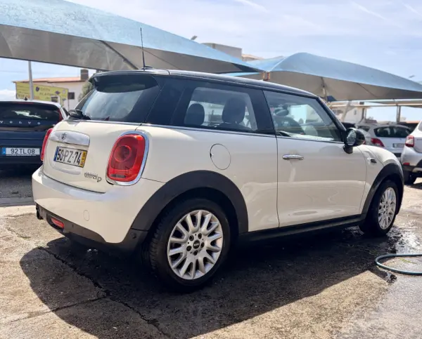 MINI 3 Portas Cooper D 4