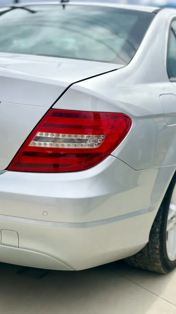 Mercedes-Benz C 200 Outro 4