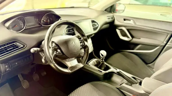 Peugeot 308 1.2 PureTech Style 7