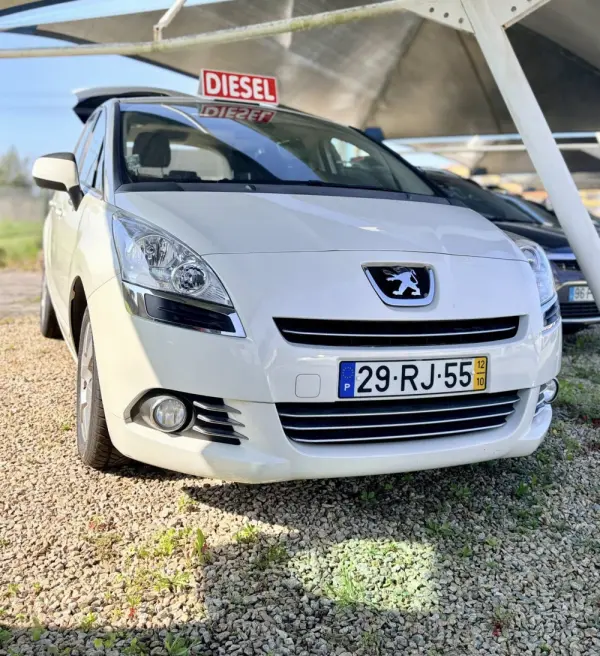 Peugeot 5008 1.6 E-HDi 7L Allure 2-Tronic 9