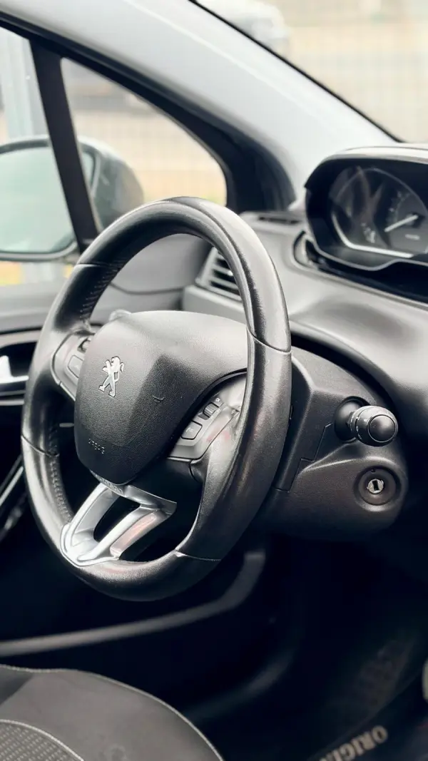 Peugeot 208 1.2 VTi Active 9