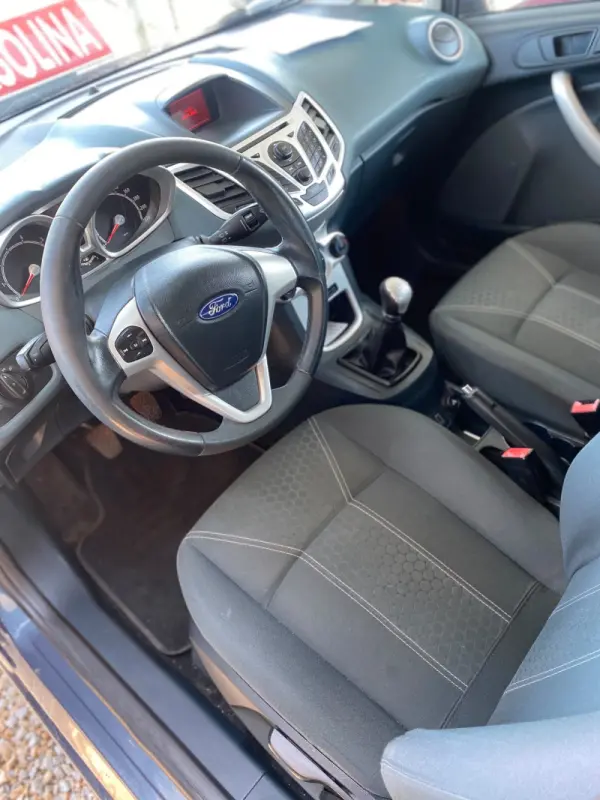 Ford Fiesta 1.25 Titanium 8