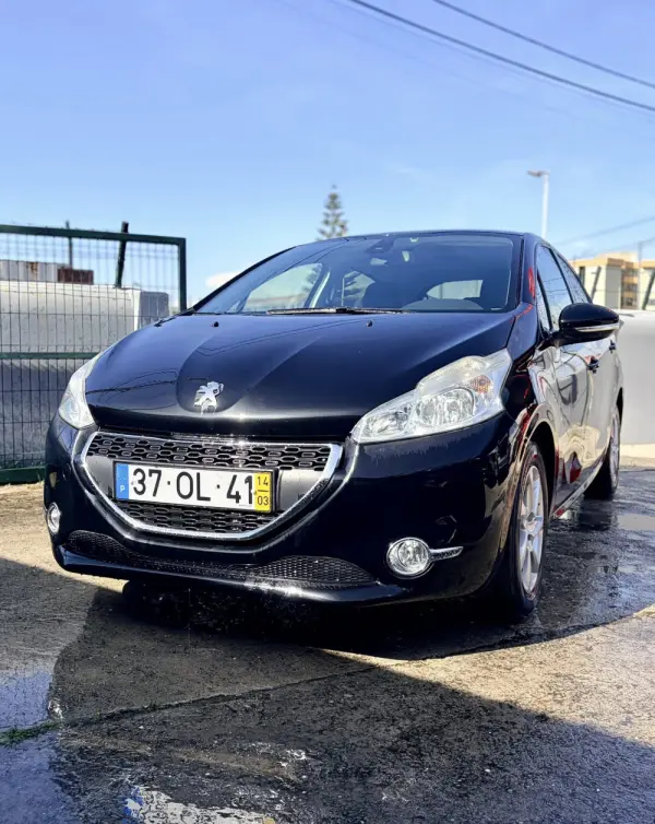 Peugeot 208 1.4 HDi 9