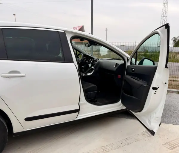 Peugeot 3008 Outro 10