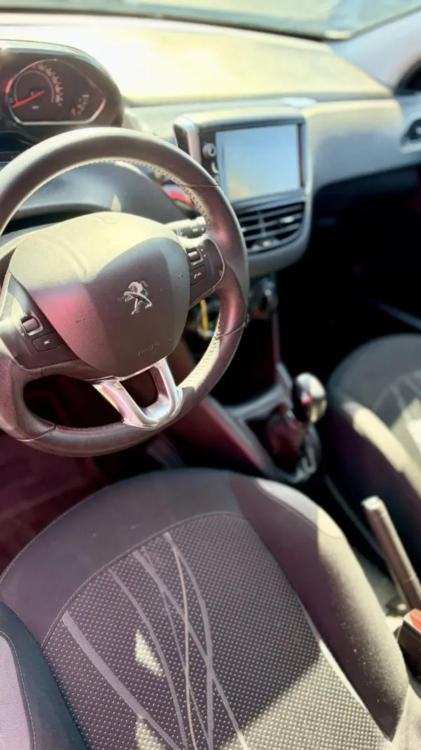 Peugeot 208 1.4 HDi 11