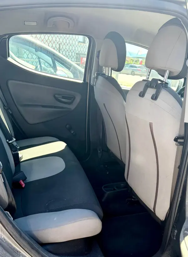 Lancia Ypsilon Outro 20