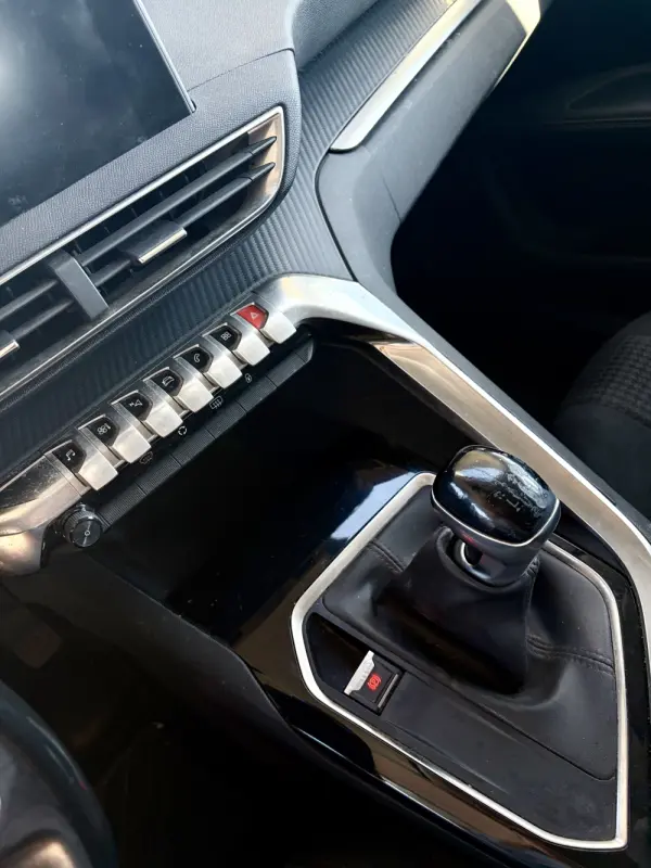 Peugeot 3008 4