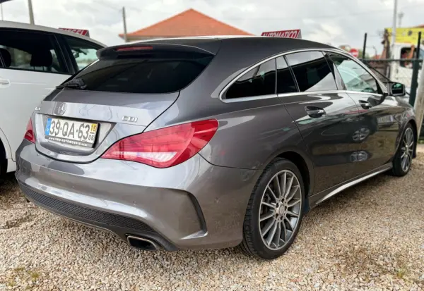 Mercedes-Benz CLA 220 d Shooting Brake AMG Line Aut. 14