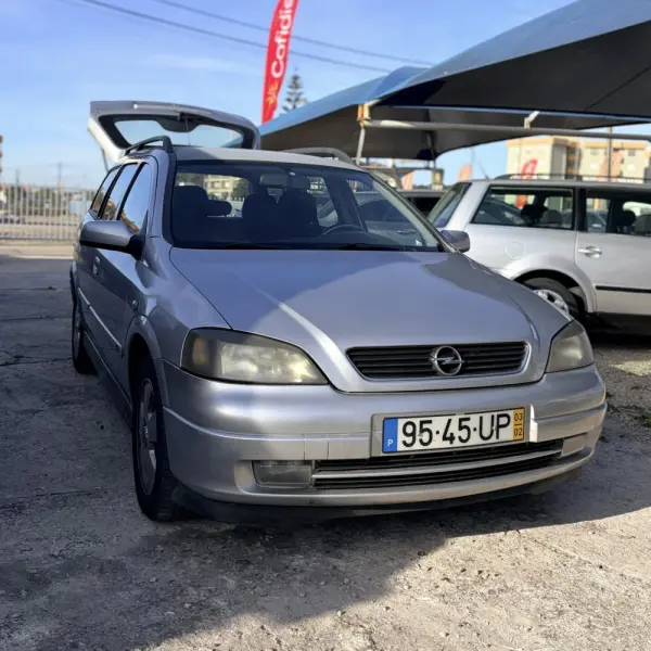 Opel Astra Caravan Outro 2